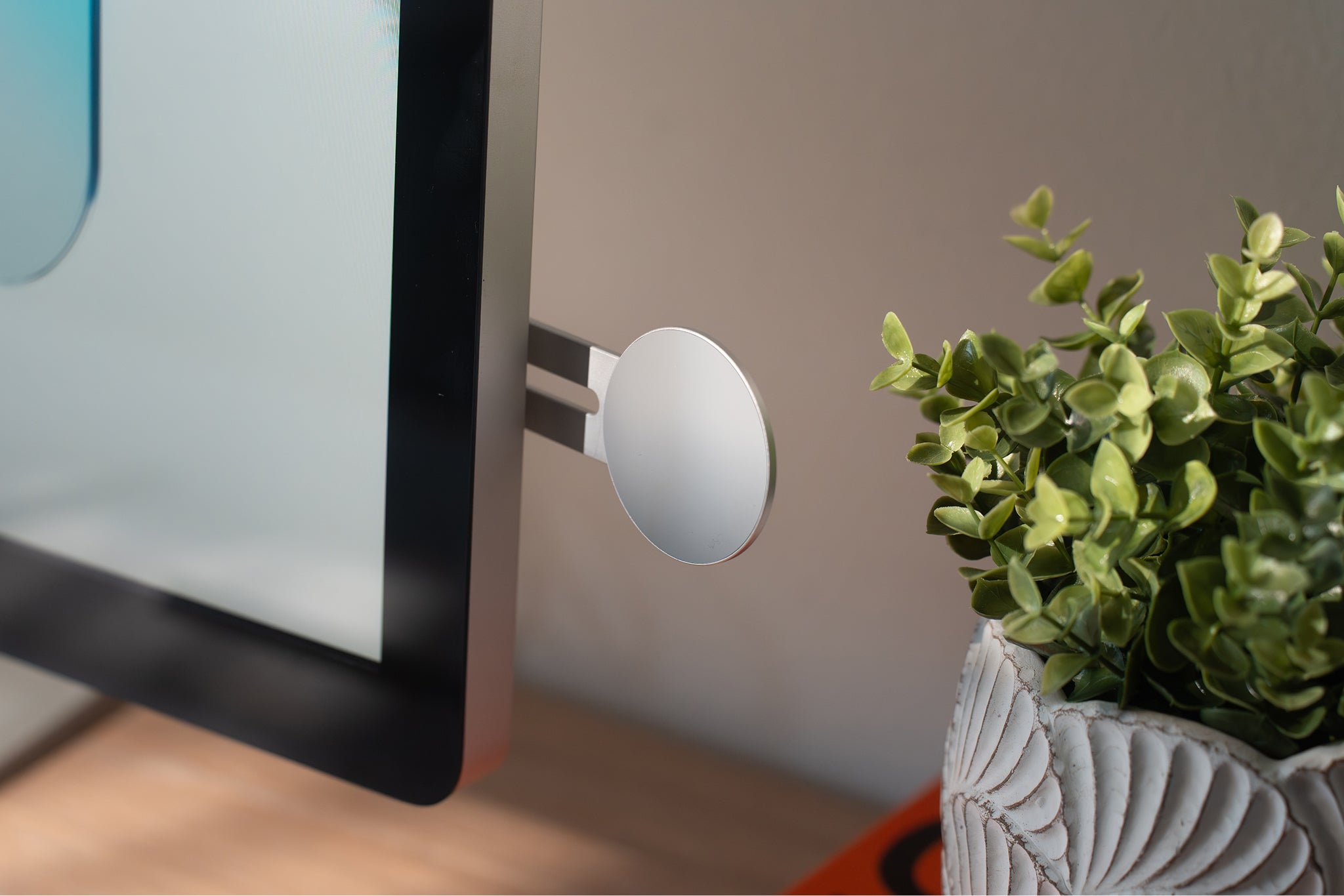Magnetic iPhone Mount